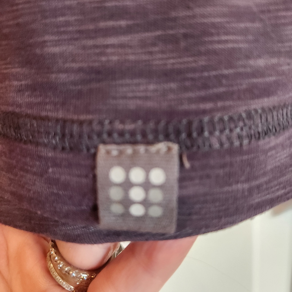 Title Nine Long Sleeve V-Neck Tee Thumbholes Dark Heather Gray Size S Athleisure - Picture 5 of 10